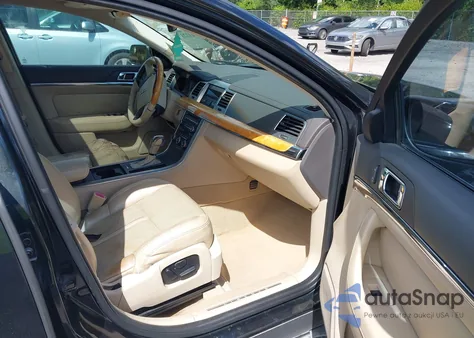 2010 Lincoln Mks from USA, damaged, VIN 1LNHL9ER2AG606099